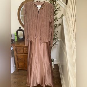 David’s Bridal women’s 12 light brown elegant dress to attend wedding/event